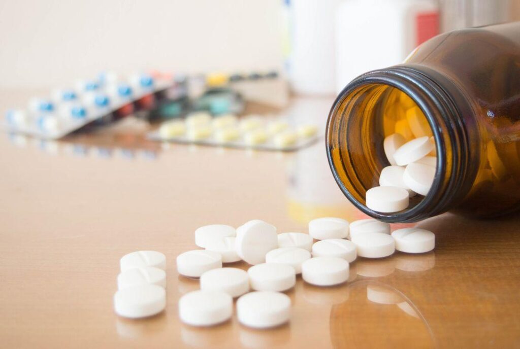 Learning about hydrocone vs oxycodone will help you understand the significant effects that opioids can have on the body.