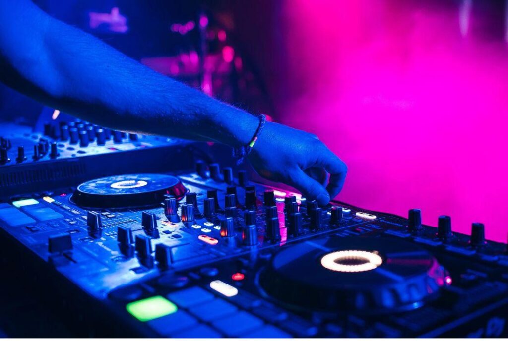 Learning about the Avicii death and cause can help you to understand when to ask for help.